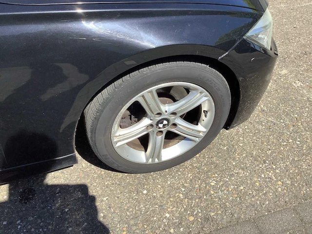 2014 - bmw - 330d - coupe - afbeelding 7 van  37