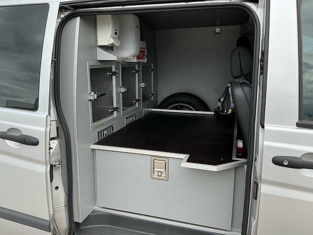 2014 - hondenvervoer - mercedes-benz - vito - 113 cdi 320 l.dc co+ - bedrijfswagen/hondenwagen - afbeelding 2 van  2