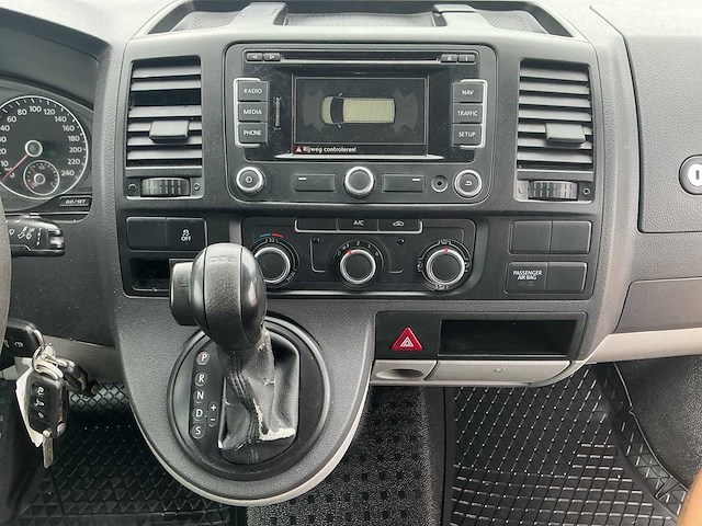 2014 - hondenvervoer - volkswagen - transporter - 2.0 tdi l1h1 com. dc - bedrijfswagen/hondenwagen - afbeelding 13 van  14
