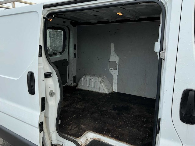 2014 - renault - trafic - 2.0 dci t27 l1h1 eco - bedrijfswagen - afbeelding 10 van  13