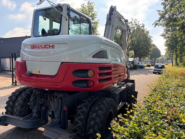 2014 - takeuchi - tb295w - banden graafmachine - afbeelding 25 van  29