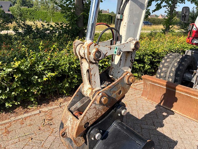 2014 - takeuchi - tb295w - banden graafmachine - afbeelding 28 van  29