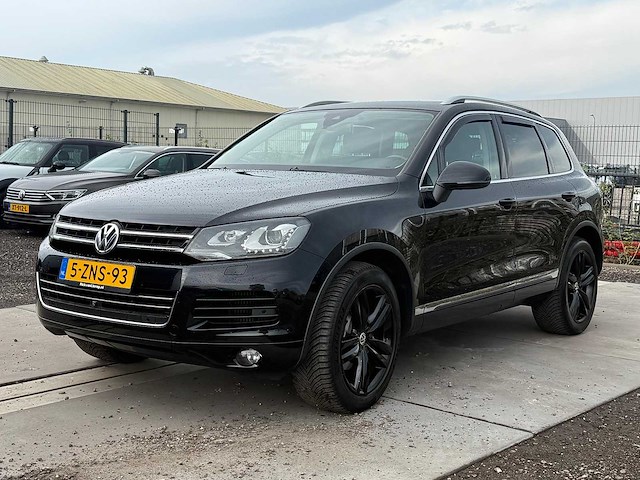 2014 - volkswagen - touareg - 3.0 tdi r-line 5-zns-93 iaw - afbeelding 1 van  23