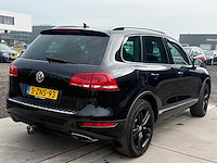 2014 - volkswagen - touareg - 3.0 tdi r-line 5-zns-93 iaw - afbeelding 18 van  23