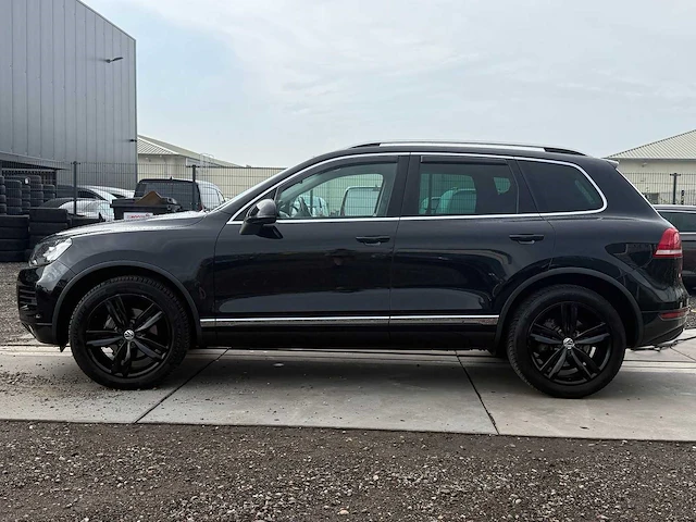 2014 - volkswagen - touareg - 3.0 tdi r-line 5-zns-93 iaw - afbeelding 3 van  23