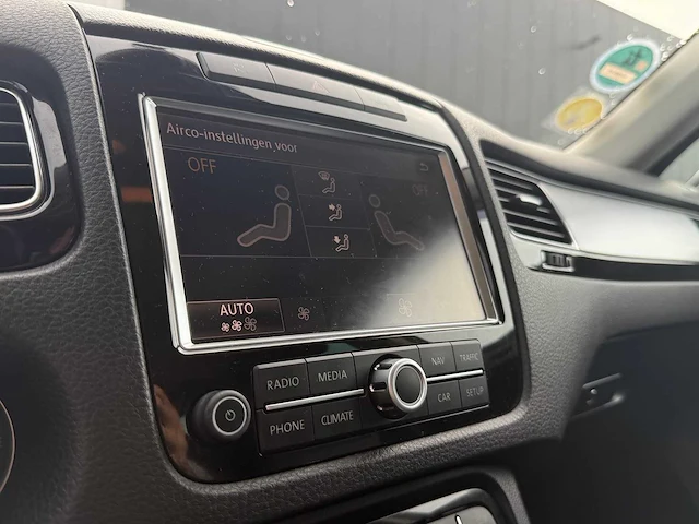 2014 - volkswagen - touareg - 3.0 tdi r-line 5-zns-93 iaw - afbeelding 8 van  23