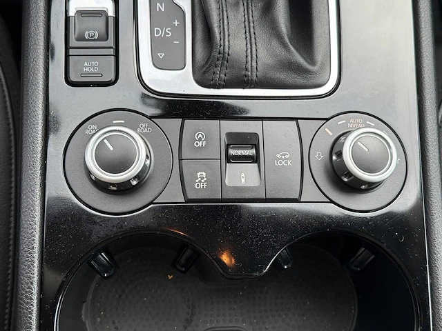 2014 - volkswagen - touareg - 3.0 tdi r-line 5-zns-93 iaw - afbeelding 16 van  23