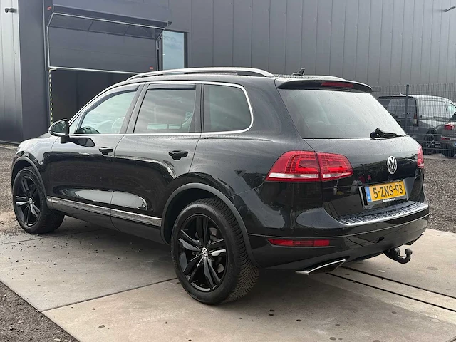 2014 - volkswagen - touareg - 3.0 tdi r-line 5-zns-93 iaw - afbeelding 12 van  23