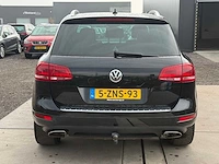 2014 - volkswagen - touareg - 3.0 tdi r-line 5-zns-93 iaw - afbeelding 17 van  23