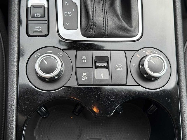 2014 - volkswagen - touareg - 3.0 tdi r-line 5-zns-93 iaw - afbeelding 4 van  23