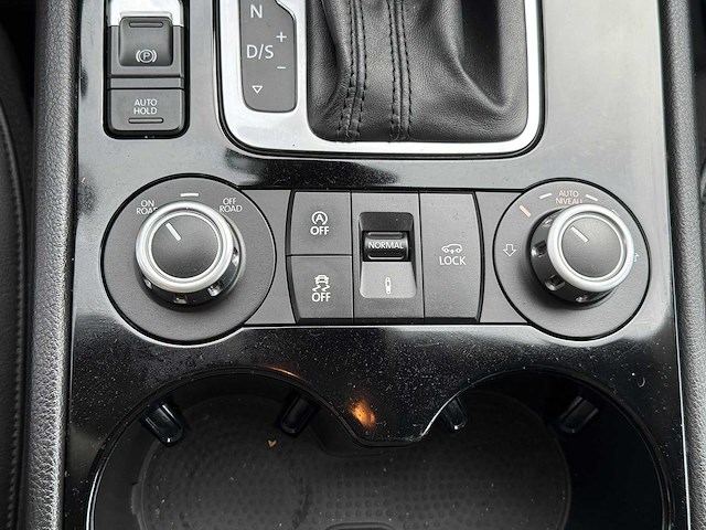 2014 - volkswagen - touareg - 3.0 tdi r-line 5-zns-93 iaw - afbeelding 16 van  23