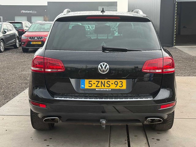 2014 - volkswagen - touareg - 3.0 tdi r-line 5-zns-93 iaw - afbeelding 17 van  23