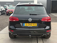 2014 - volkswagen - touareg - 3.0 tdi r-line 5-zns-93 iaw - afbeelding 17 van  23