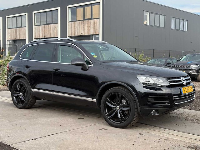 2014 - volkswagen - touareg - 3.0 tdi r-line 5-zns-93 iaw - afbeelding 20 van  23