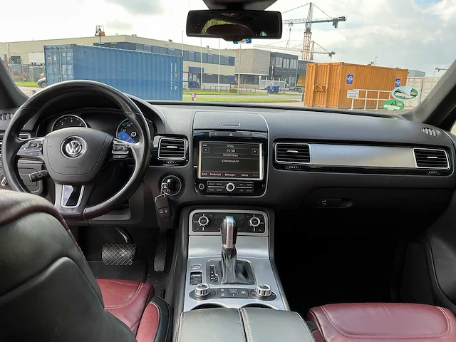 2014 - volkswagen - touareg - v6 diesel - car - afbeelding 16 van  30