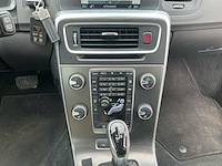 2014 - volvo - v60 - 2.4 d6 awd pl.i sum. - personenauto - afbeelding 2 van  4