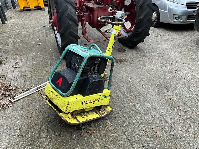 2014 ammann apr3020 trilplaat met aanhanger - afbeelding 1 van  1