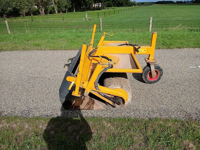 2014 ap ab 1750-2 veegmachine - afbeelding 11 van  17