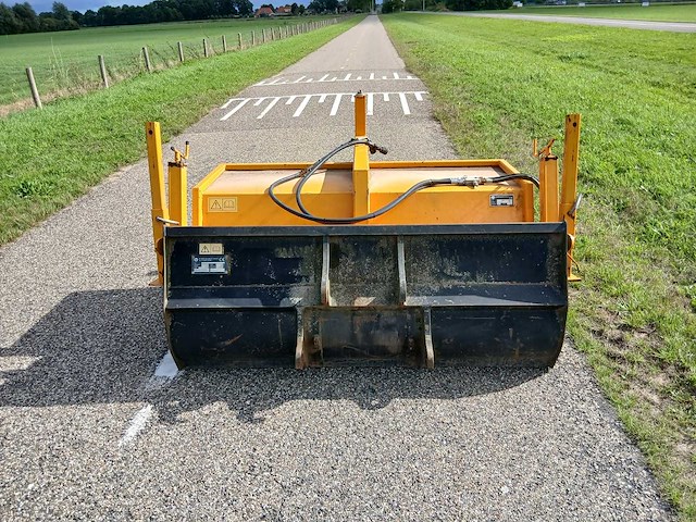 2014 ap ab 1750-2 veegmachine - afbeelding 12 van  17