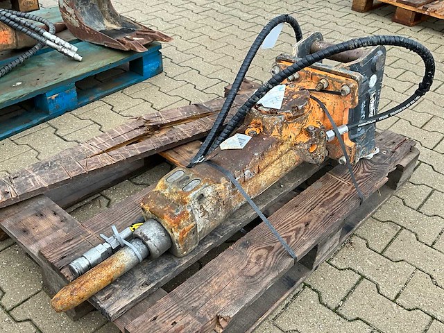 2014 atlas copco sb 152 hydraulische sloophamer - afbeelding 1 van  9