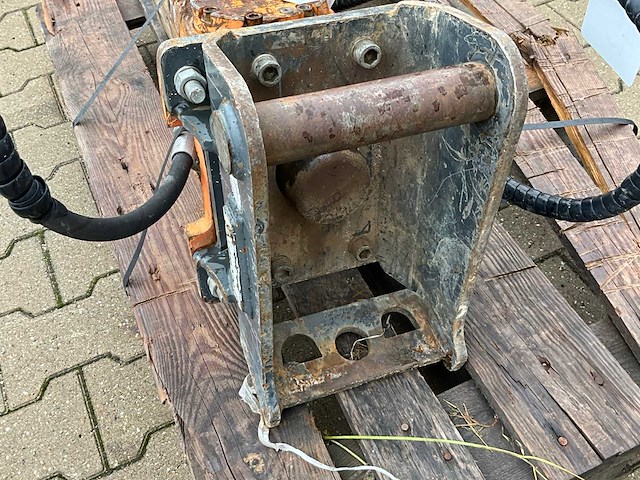 2014 atlas copco sb 152 hydraulische sloophamer - afbeelding 5 van  9