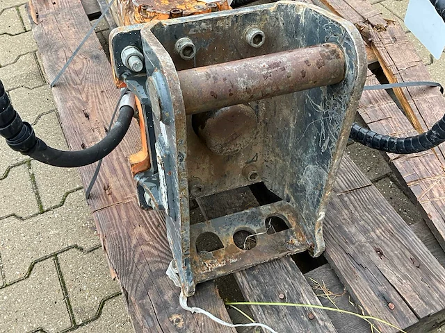 2014 atlas copco sb 152 hydraulische sloophamer - afbeelding 3 van  9