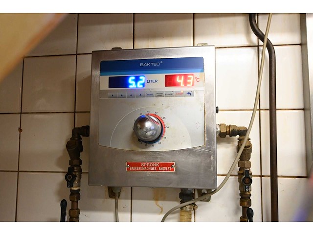 2014 baktec b1 ceres 2 waterkoel- en doseerapparaat inclusief chiller - afbeelding 1 van  6