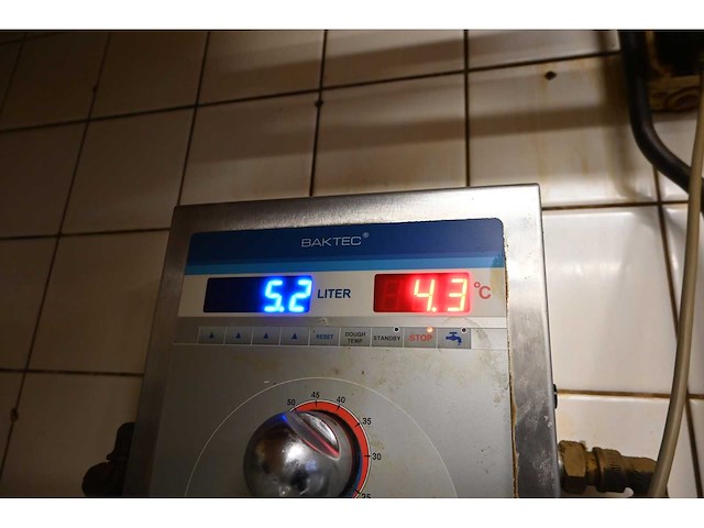 2014 baktec b1 ceres 2 waterkoel- en doseerapparaat inclusief chiller - afbeelding 3 van  6