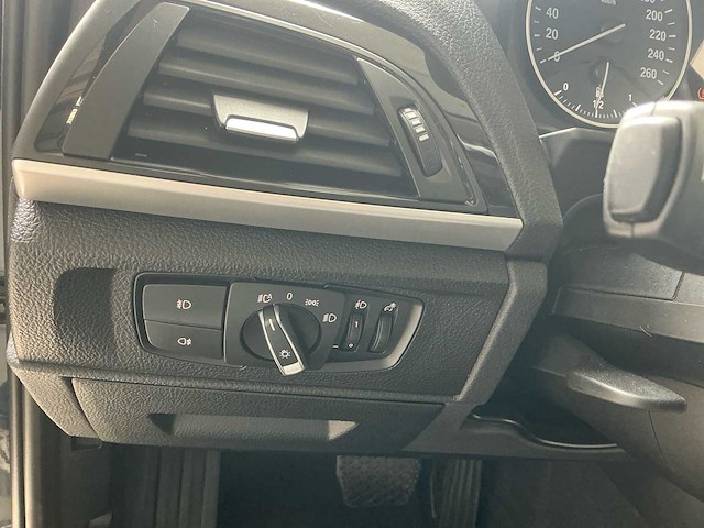 2014 bmw 1-serie 116i executive personenauto - afbeelding 18 van  33