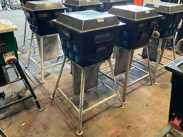 2014 bos medium bouwaansluitkast - afbeelding 1 van  2