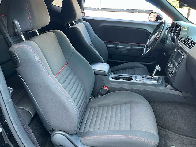 2014 dodge challenger hemi r/t personenauto - afbeelding 8 van  34