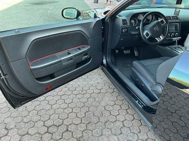 2014 dodge challenger hemi r/t personenauto - afbeelding 17 van  34