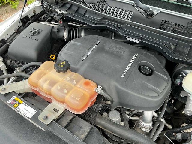 2014 dodge ram 1500 ecodiesel 3.0 td 4x4 cc 5'7 bedrijfswagen - afbeelding 8 van  9