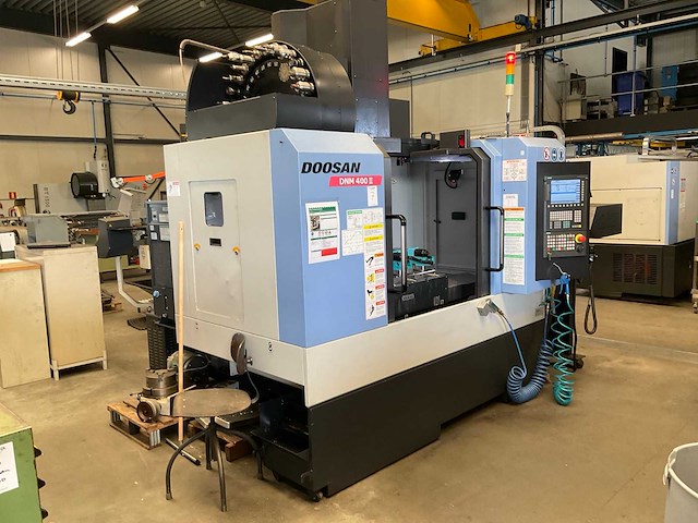 2014 doosan dnm 400 ii cnc verticale bewerkingscentra - afbeelding 12 van  28