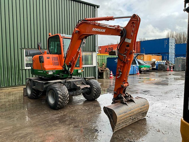 2014 doosan dx55w mobiele graafmachine - afbeelding 12 van  26