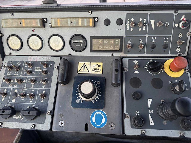 2014 dynapac f1700c asfalteermachine - afbeelding 3 van  15