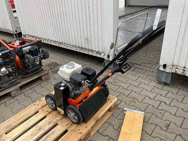 2014 eliet e401 vm verticuteermachine - afbeelding 4 van  11