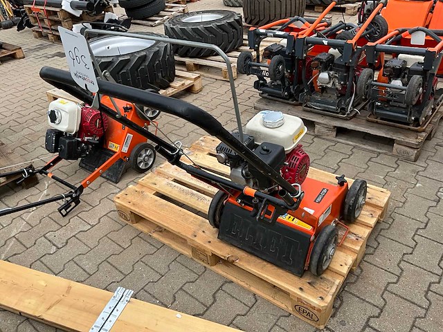 2014 eliet e401 vm verticuteermachine - afbeelding 5 van  11