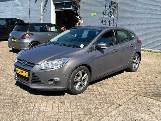 2014 ford focus 1.0 ecob. titanium personenauto - afbeelding 1 van  28