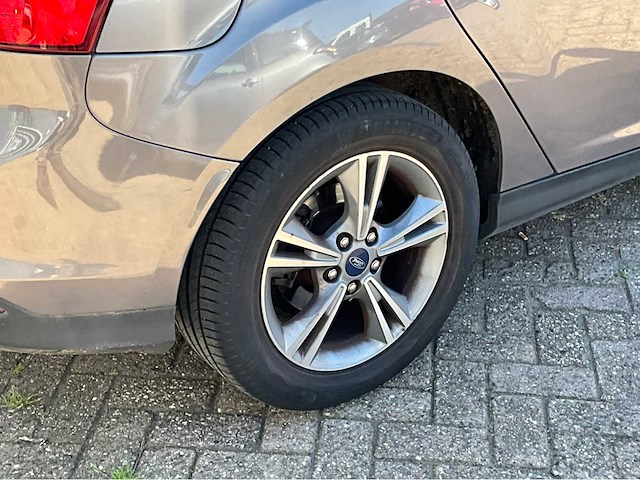 2014 ford focus 1.0 ecob. titanium personenauto - afbeelding 19 van  28