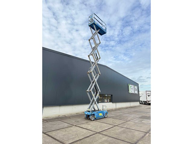 2014 genie gs 3232 schaarhoogwerker - afbeelding 2 van  12