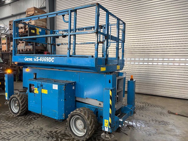 2014 genie gs 4069 dc schaarhoogwerker accu 2023 - afbeelding 8 van  9