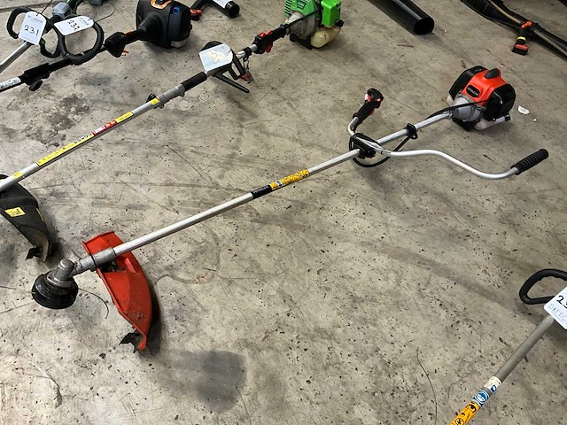 2014 hitachi cg31ebs bosmaaier - afbeelding 1 van  6