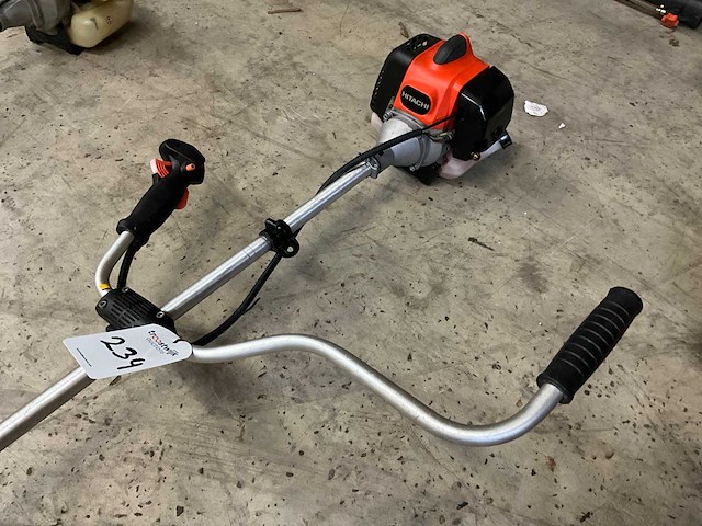 2014 hitachi cg31ebs bosmaaier - afbeelding 2 van  6