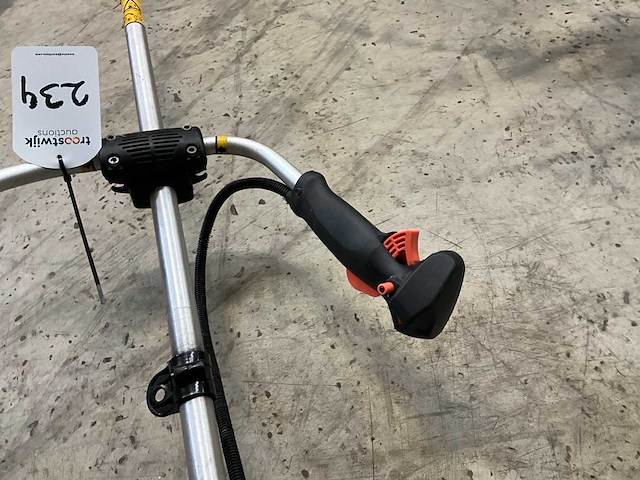 2014 hitachi cg31ebs bosmaaier - afbeelding 4 van  6