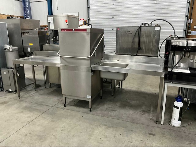 2014 hobart baraid 900-10n vaatwasmachine met aan en afvoertafel - afbeelding 3 van  10