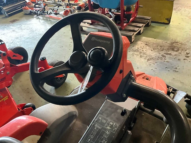 2014 husqvarna p 524 frontzitmaaier - afbeelding 2 van  12