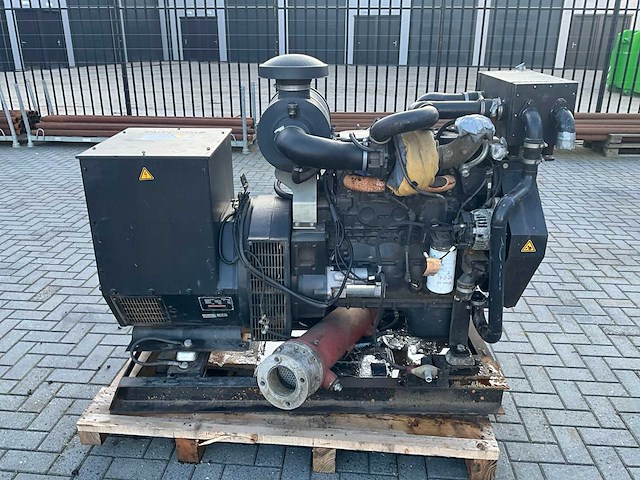 2014 industrie stroomgenerator 120kva - afbeelding 4 van  11