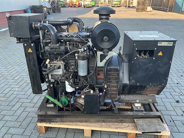2014 industrie stroomgenerator 120kva - afbeelding 8 van  11