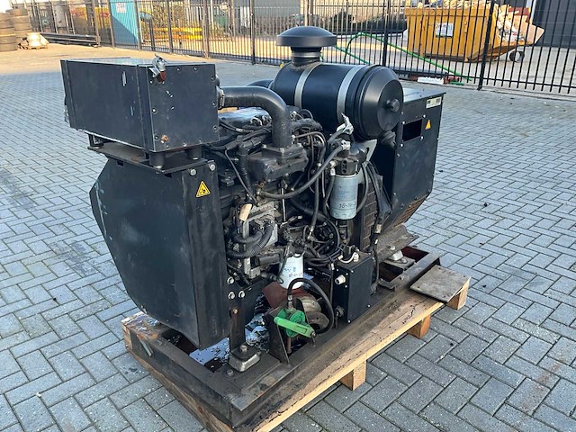 2014 industrie stroomgenerator 120kva - afbeelding 9 van  11